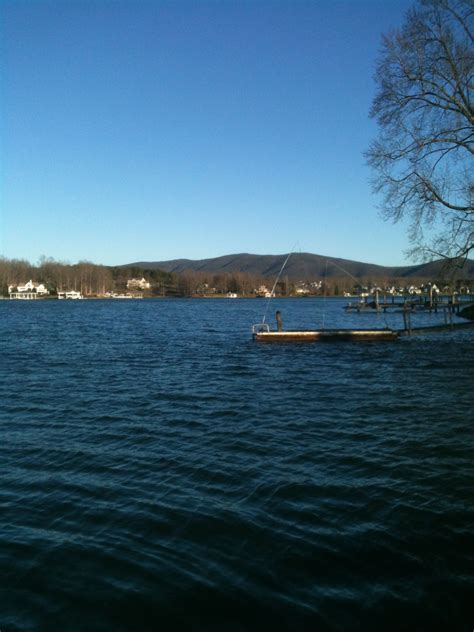 Daytime temperatures average around 41 degrees, and the average snowfall is about smith mountain lake enjoys distinct spring and fall seasons, with the glorious greenery of spring and the breathtaking beauty of autumn leaves. Smith Mountain Lake, 2012 (With images) | Smith mountain ...