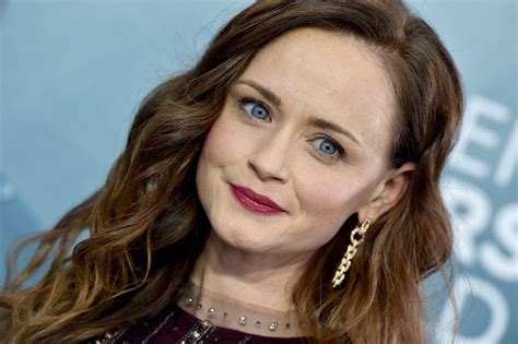 Alexis Bledel 2020 Gilmore Girls Turns 20 See Alexis Bledel Milo