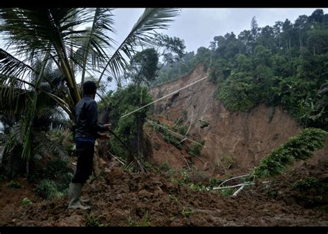 Bencana Tanah Longsor Di Garut Antara Foto
