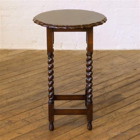Pull a room together with the right media unit, coffee, end or console table. Oak Occasional Table - Antiques Atlas