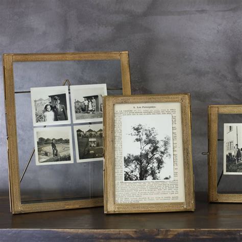 Standing Brass Frame In 2020 Frame Picture Frames Antique Photo Frames