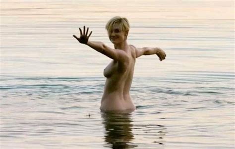 Elizabeth Debicki Topless Scene On Scandalplanet Xhamster The Best
