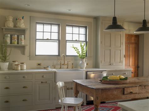 10 Warm Farmhouse Kitchen Designs