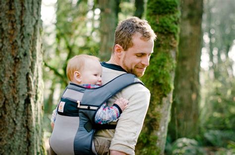 Lebensjahr oder bis zum wann kann ich mein baby mit dem gesicht nach außen tragen? Babytragen & Tragetücher | Babyartikel.de