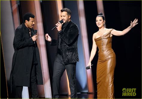 Katy Perry Makes Surprise Appearance At Cma Awards 2021 Next To
