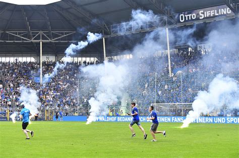 Der verein wurde am 11. SV Waldhof: Ultras zahlen Teil der Randale-Strafe ...