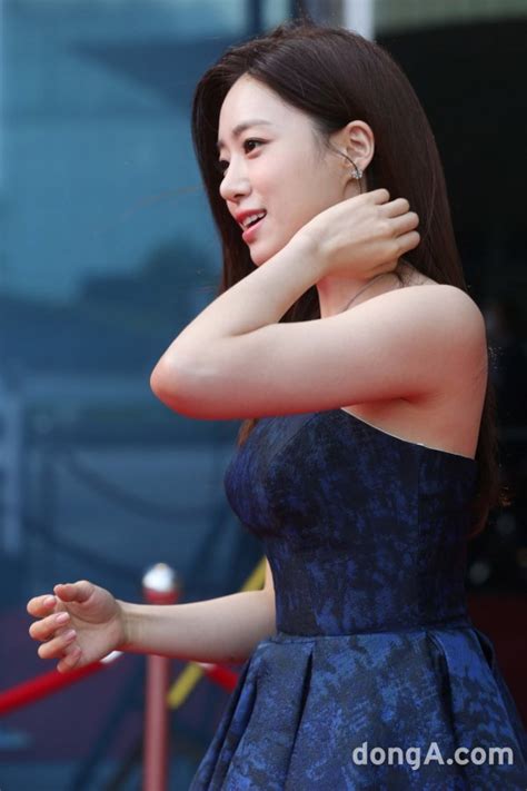 진아림은 본인이 ceo로 활동하고 있는 홍대옥상포차 의류브랜드 'logo place'. 동아포토함은정, 청순 향기 : 스포츠동아