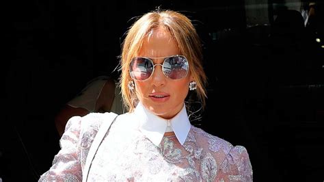 Jennifer Lopez Reaparece De Novia Con Un Look De 12000 Euros