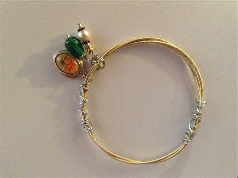 Mostly it is common sense and a little bit of wire bending practice. 7+ Fashionable Tutorials to Make a Guitar String Bracelet | Guide Patterns