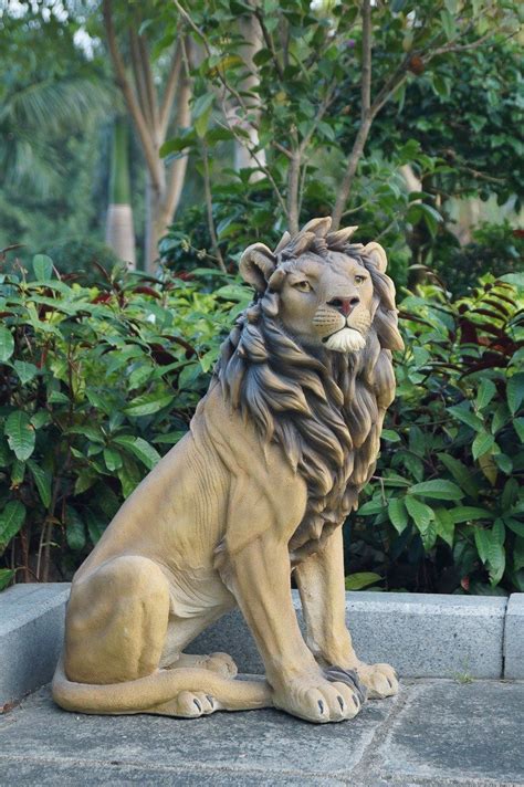 Lion Sitting Large 21 X 12 X 2675 In 2020 Animal Statues Animal