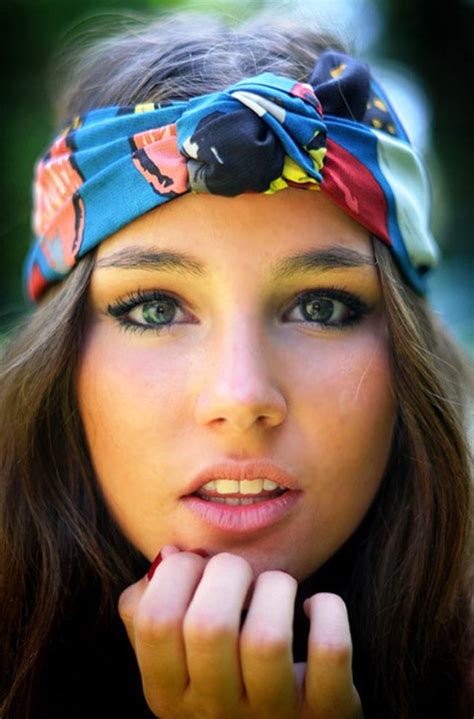 This simply shows the extreme versatility and allure of the simple handkerchief with a big statement. 25 Ideas Of Bandanas For Women To Try Out - Instaloverz