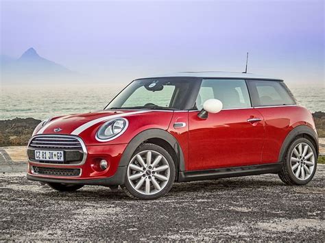 Let's start by looking into the advantages of getting yourself a mini. 2014 Mini Cooper 1.5 Review - Cars.co.za