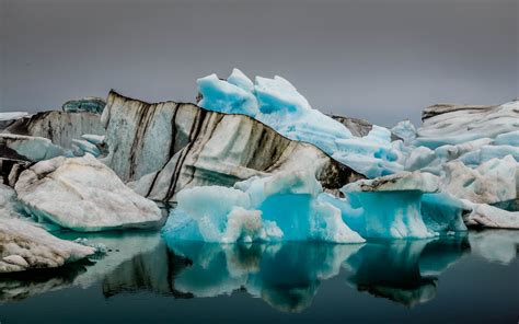 Download Wallpaper 3840x2400 Glacier Ice Ocean Reflection Nature 4k