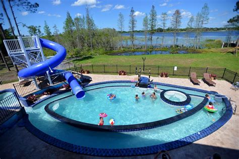 The Great Escape Lakeside - 10 Acre Rental Home Near Orlando, FL