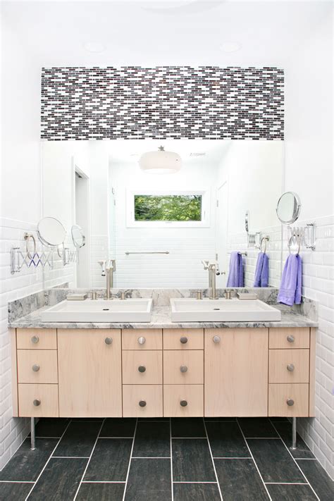 There's a lot to consider. Pin by Topnotch Design Studio on Baths | Small bathroom ...