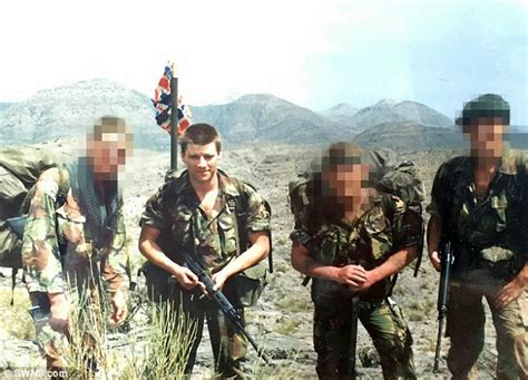 A(z) eddie, a sas című videót elbow nevű felhasználó töltötte fel a(z) sport kategóriába. Retired SAS hero and Everest mountaineer 'crushed himself ...