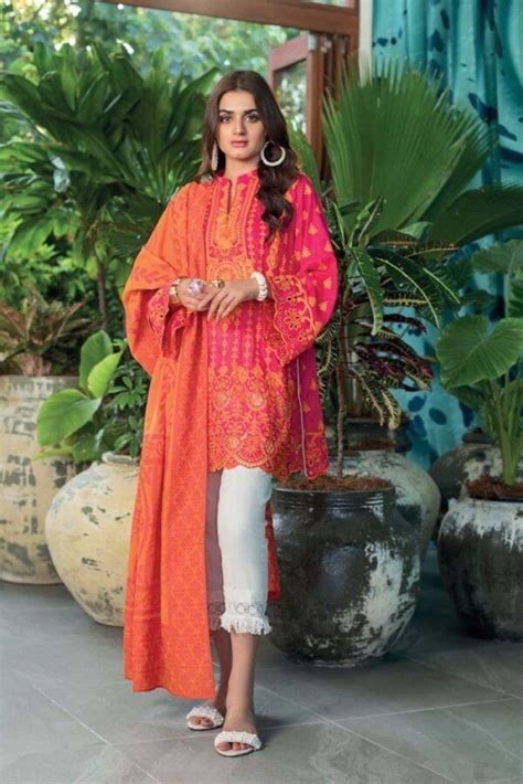 Zainab Chottani Luxury Lawn And Chikankari 2020 12b Pakistani Suits