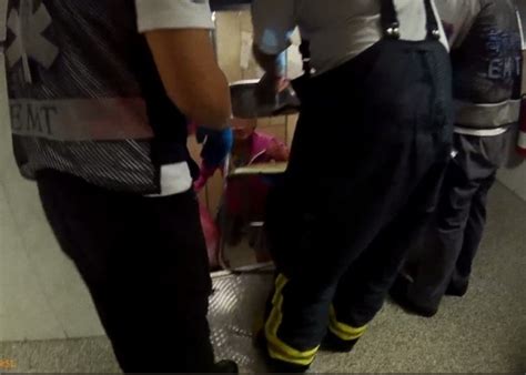 全台今（13）日中午傳出停電災情，台電也發出緊急聲明，目前傳出有台北、新竹、高雄、花蓮都傳出災情。 ★ 少外出 宅在家邊玩邊健身 防疫價全網最低. 高雄住宅停電 婦人攜狗倒垃圾被困升降機｜即時新聞｜台灣｜on.cc東網