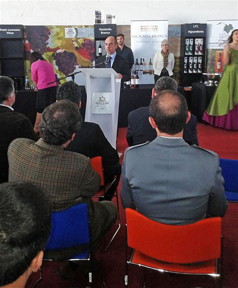 Jun 25, 2021 · a par do novo herdade grande roupeiro vinhas velhas, o produtor da vidigueira atualiza ainda no mercado as suas restantes referências de nicho, que incluem o herdade grande sousão 2018 e os novos herdade grande amphora (tinto e branco). Lagoa mostrou-se na "Vidigueira Branco - Feira do Vinho e ...
