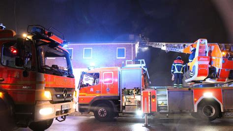 Freiwillige Feuerwehr Freiwillig Mitten Ins Feuer Stern De