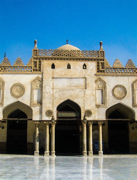 من أهم المساجد في مصر وأشهرها في العالم الإسلامي Barcelona Cathedral