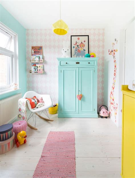 From minty green to pastel pink, these rooms are quite stunning. Lola's pastel kidsroom | Meisjeskamer, Kinderkamer, Interieur