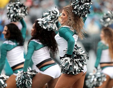 Eagles Cheerleaders All Smiles During Rainy Victory Over Colts Photos