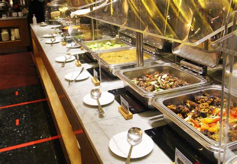 Makan halal korean restaurant ini terletak tidak jauh dari restoran eid di itaewon juga walaupun murree lebih mahal sedikit dibandingkan dengan restoran lain, menu di sini adalah menu yang paling lengkap dari segi makanan tradisional korea, dengan hidangan seperti samgyetang (sup ayam. RINDU DINE IN? COBA MAKAN MALAM KHAS KOREA DENGAN PROTOKOL ...