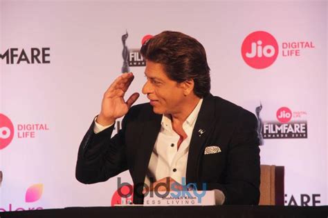 Shah Rukh Khan At Announcement Of 63rd Jio Filmfare Awards 2018 Photos Pics 345452 Boldsky