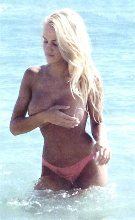 Starsring Nude Celebrities Luciana Salazar Nude