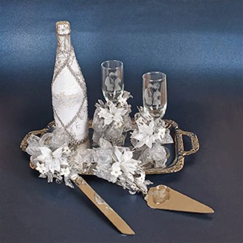 Una app que no solo te invita a conocer los mejores locales de tu ciudad. Detalles Todo Party: Wedding Toasting Set / Set de Brindis para Bodas