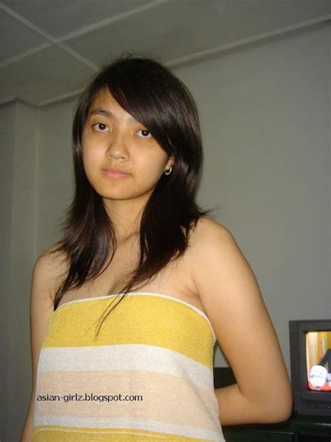 Cute Assam Girl Posing Nude Shots Asian Girls