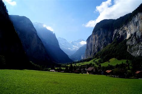 Trip Guide Lauterbrunnen Valley Switzerland