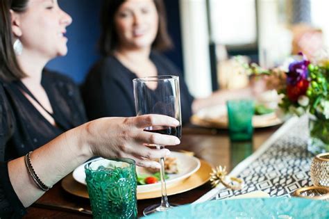 Hosting a dinner party this weekend? 7 Super Tips for Hosting a Dinner Party