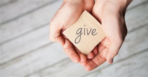 4 Science Backed Reasons Why Giving Will Make You Happier