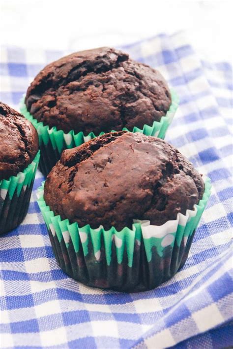 Mørk Chokolade Muffins Med Chokoladestykker Opskrift Chokolade