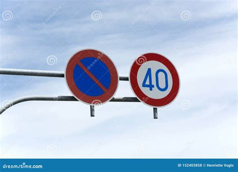 Round Traffic Sign For No Entry With Pole Royalty Free Stock Image