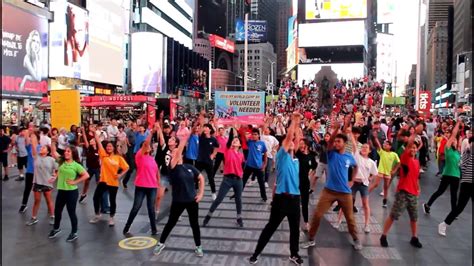 2018 Iyf Manhattan Flashmob 2 Times Square Nyc Youtube