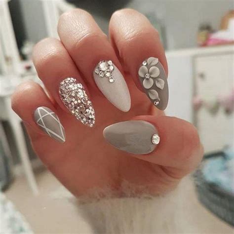 40 Examples Of Grey And Silver Nails For A Cool Manicure Trendy Nail