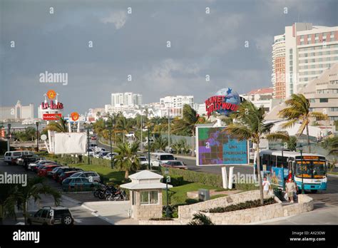 Hotel Zone Cancun Mexico Hi Res Stock Photography And Images Alamy