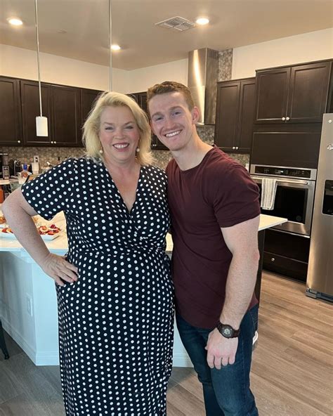 Sister Wives Janelle Brown Celebrates Son Logans 29th Birthday