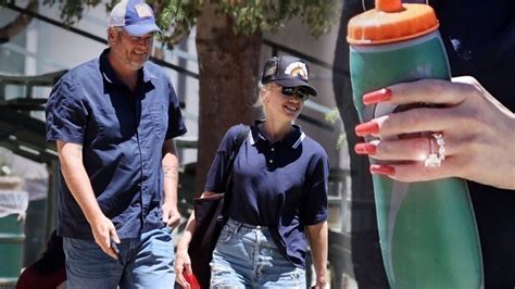 The singer, who has been dating country music star blake shelton for four it might be a real ring, a real diamond but it's not a wedding ring. Gwen Stefani and Blake Shelton Spark Secret Wedding Rumors ...