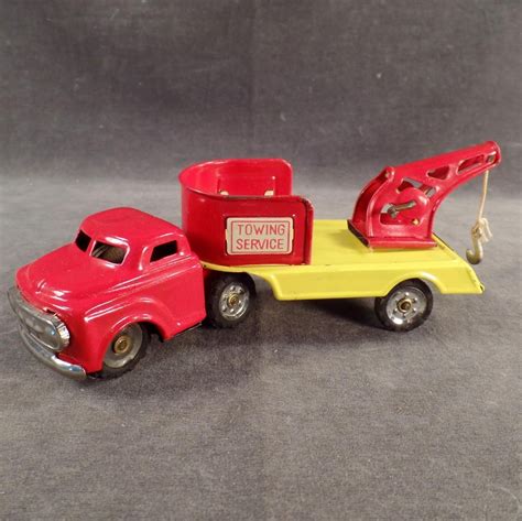 Vintage Tin Toy Small Wrecker Truck Towing Service Japanese Tin
