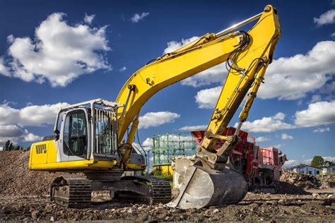 Find below the list of construction machines and the uses for. List of earth-moving heavy construction equipment - CCE l ...