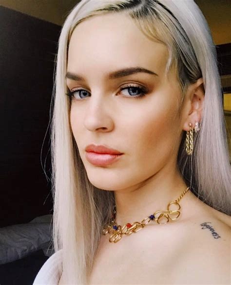 Anne Marie Anne Marie Straight Silver Uneven Color Hairstyle Steal