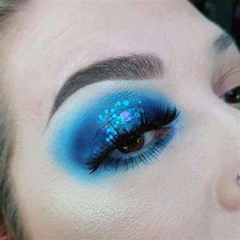 Top 50 Best Blue Eyeshadow Makeup Looks For Women Dark Enchanting Designs