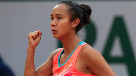 canadian leylah annie fernandez wins her opening singles match at the french open