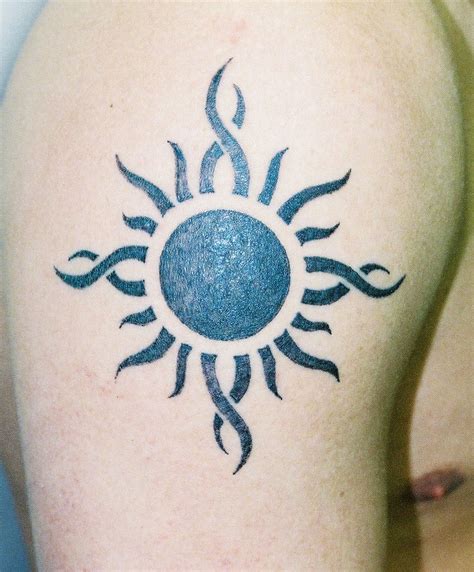 Tribal Sun Tattoos Designs And Ideas Erkek D Vmeleri Erkek Omuz