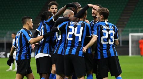 Fc inter | фк интер. Europa League: Inter Milan advance behind 'surreal' closed ...