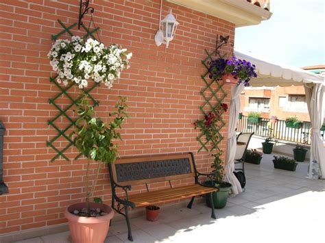 Proporciona una superficie muy resistente y fácil de mantener. Fuente de pared: hacer base decorativa abajo para incluir ...